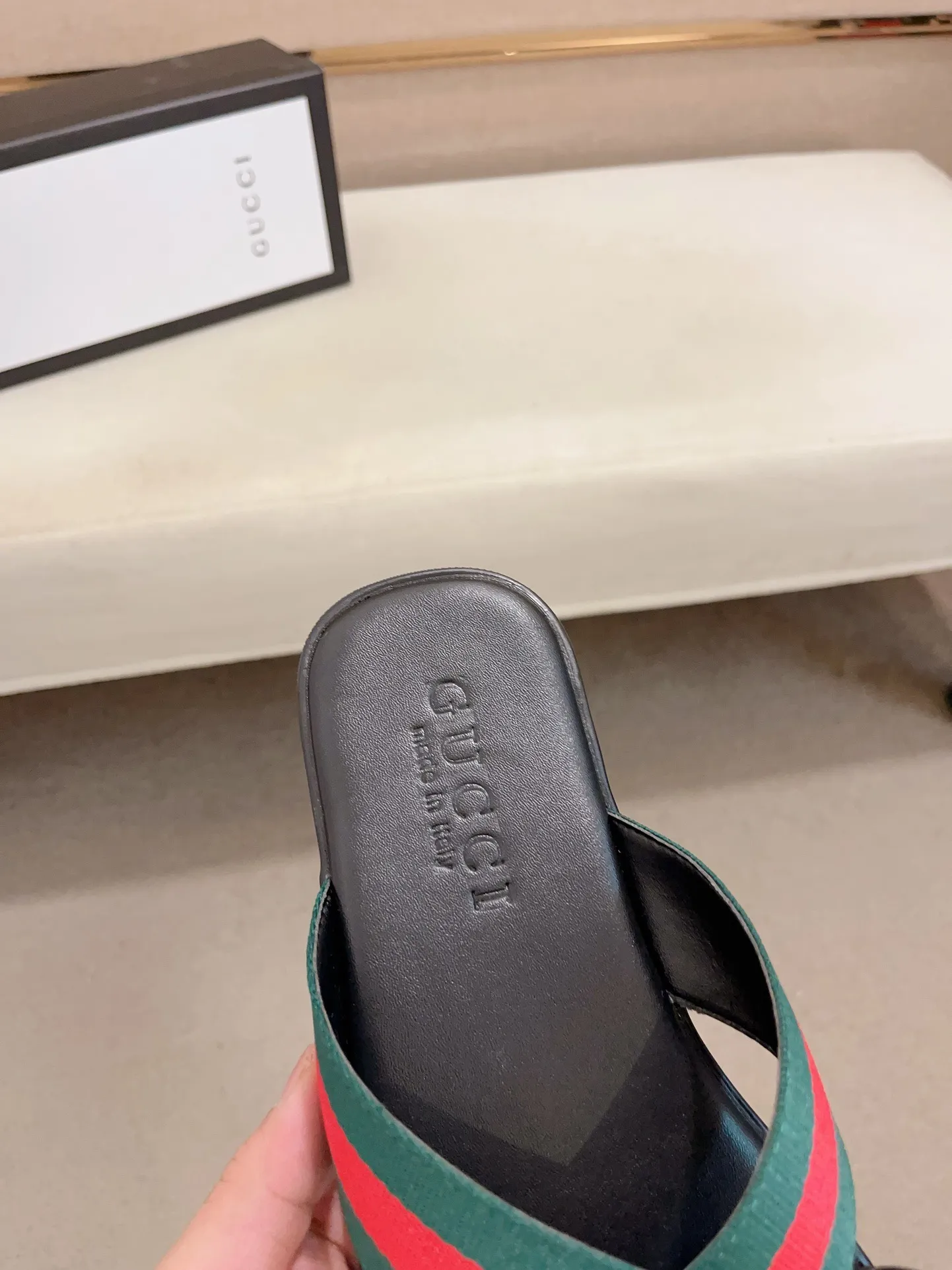 Men's shoes 💰: 240💰 [gucci Gucci slippers] High-end men's shoes brand official website 1:1 latest masterpiece: original mold customization, the fabric is made of imported original materials, upgraded outsole, lighter and non-slip. The market's top quality, simple yet tasteful, a must-have for fashionistas, fashionable at your feet, full of confidence, the same style at the counter 👍The season of summer slippers is here. Code: 38-45
